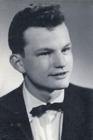 František Hýbl, maturitní foto. Zdroj: archiv pamětníka